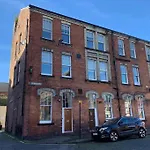 10 Thurnams House